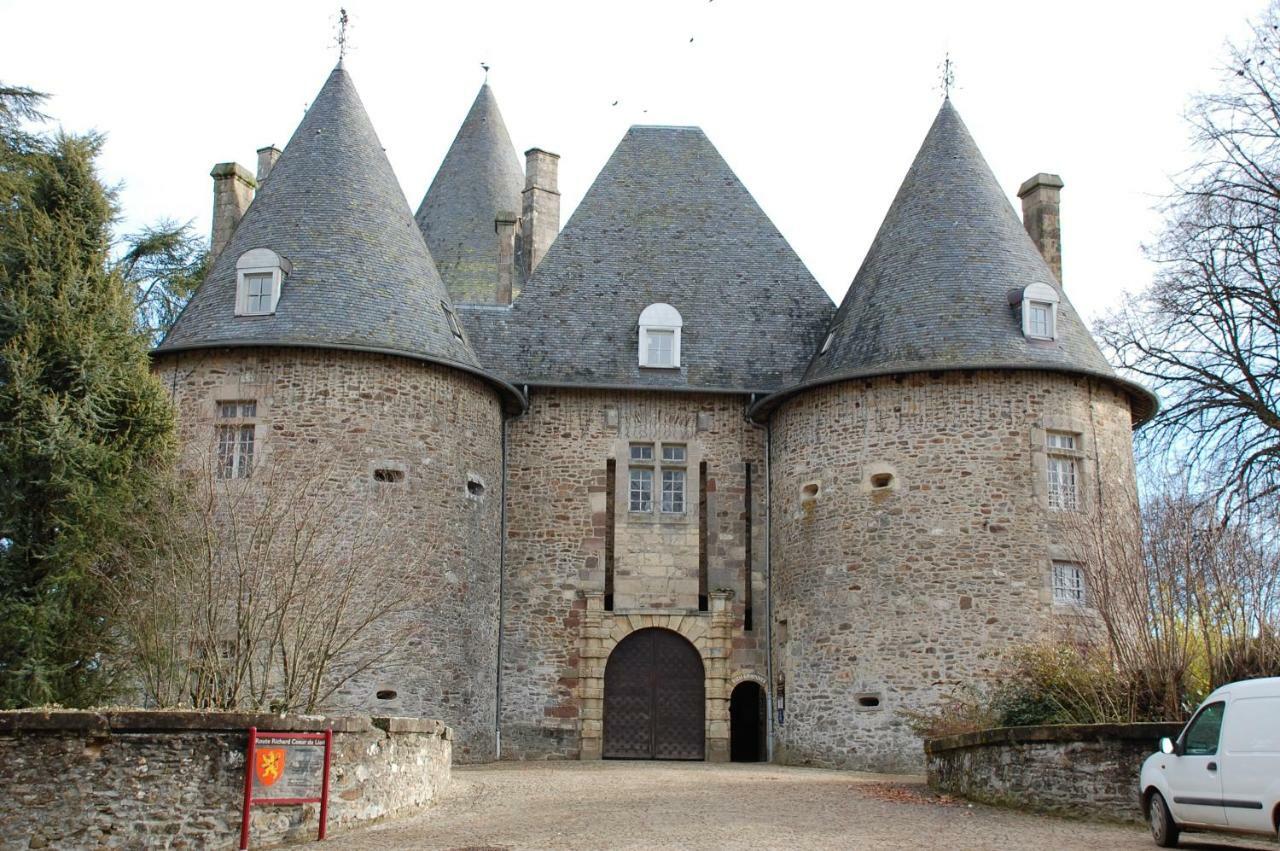 Hotel Maison Lyre, Pompadour Arnac-Pompadour Exterior foto